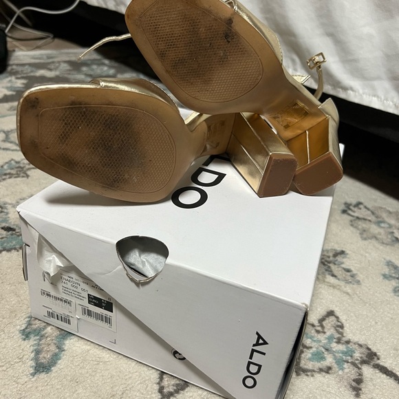 Gold heel sandals - Picture 2 of 3